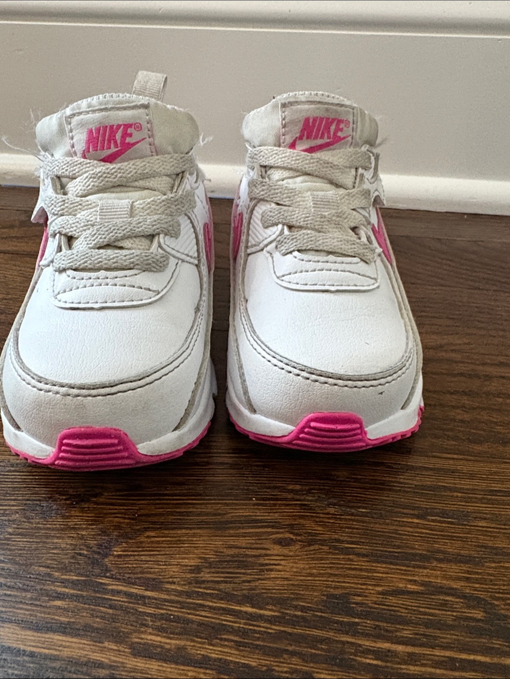 7C Nike Air Max 90 Easy on Kids White Sneakers with Pink Swoosh - Picture 5 of 8